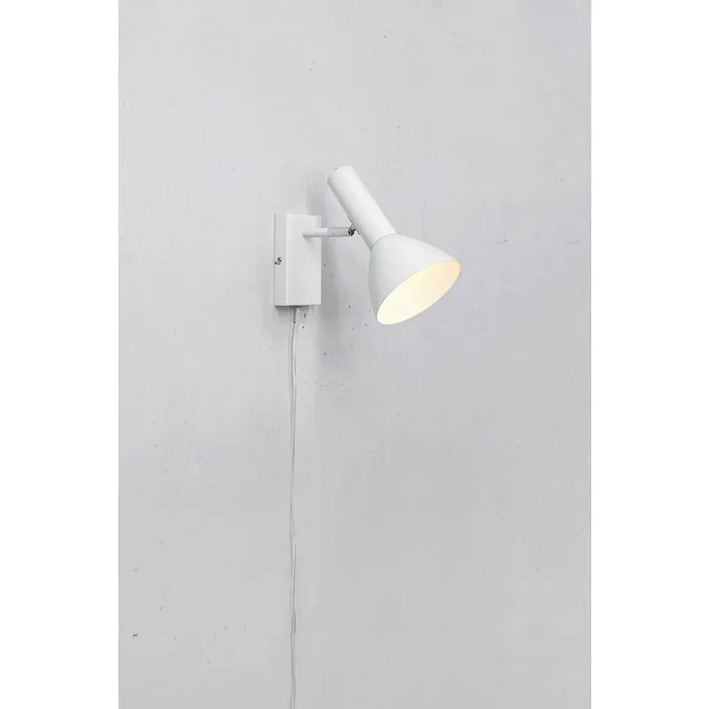 Bild 2 för Markslöjd - Metro Vägglampa Shiny White Markslöjd