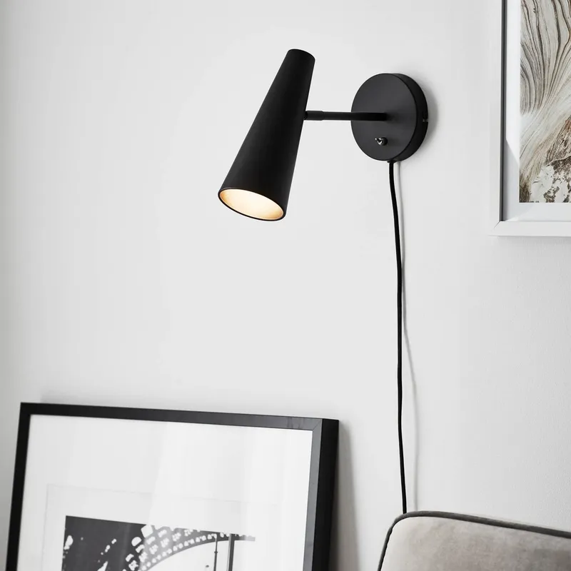 Alternativ bild 0 för Markslöjd - Peak Vägglampa Black Markslöjd