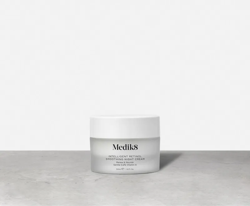 Bild 7 för Medik8 Intelligent Retinol Smoothing Night