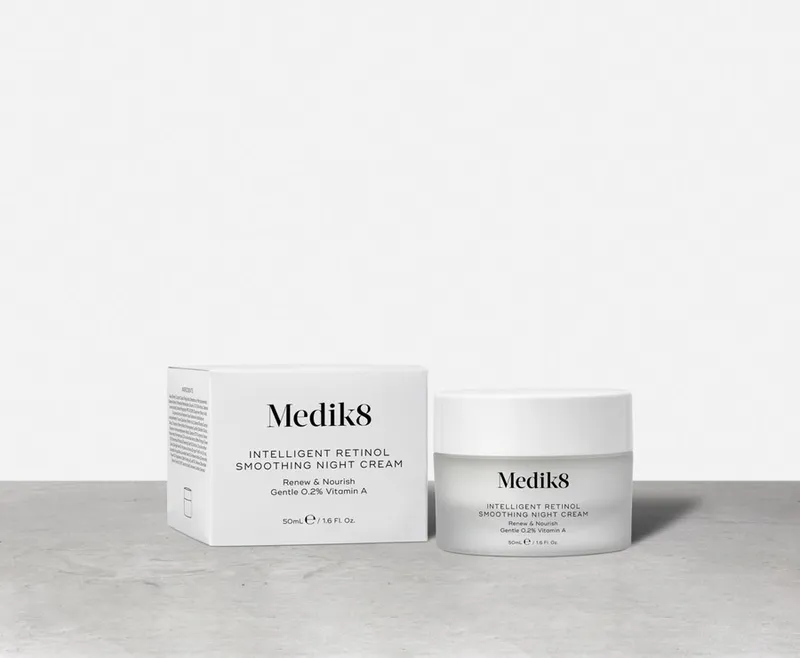 Bild 8 för Medik8 Intelligent Retinol Smoothing Night