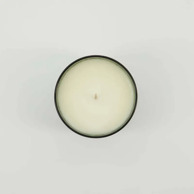Bild 2 för Meraki Oud Leaf Scented Candle  Medium