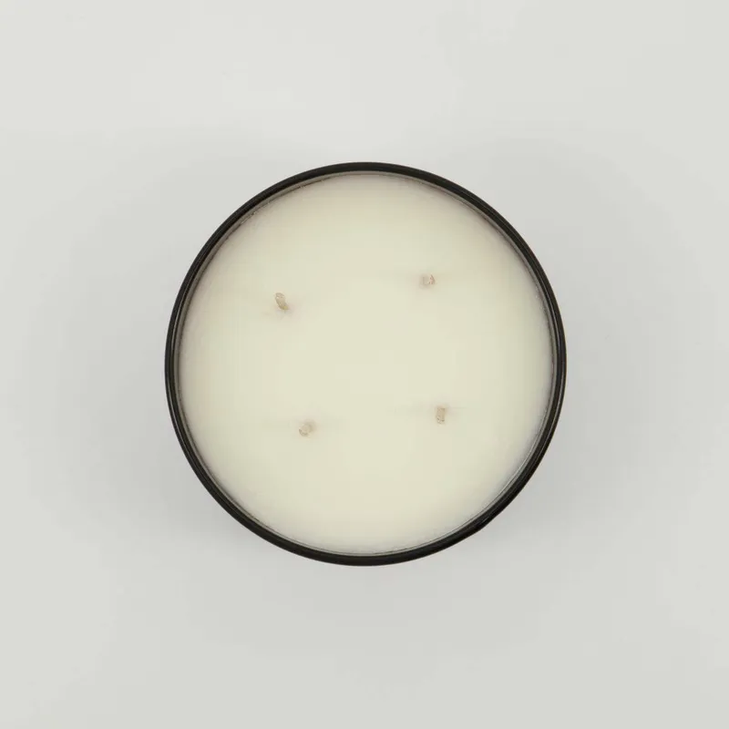 Bild 2 för Meraki Scented Candle Dark Wood 340 g