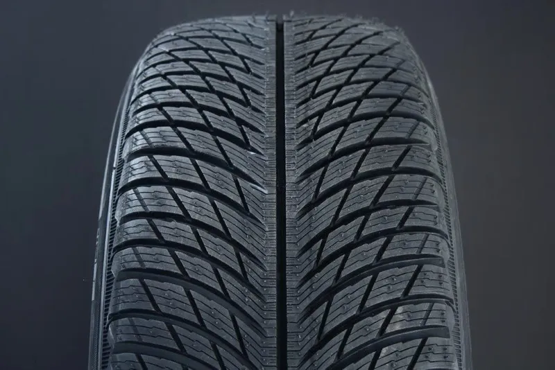 Bild 2 för Michelin Pilot Alpin 5 ( 295/30 R22 103W XL, SUV )