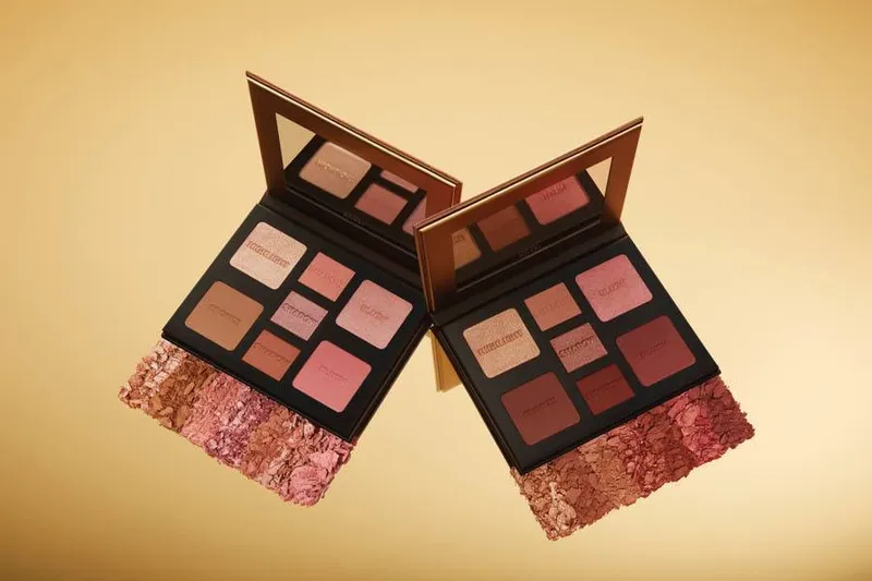 Bild 8 för Milani All-Inclusive Eye, Cheek & Face Palette Medium to Deep