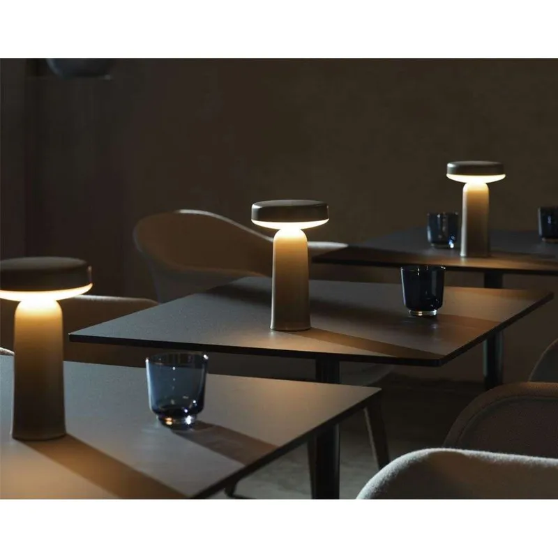 Bild 3 för Muuto - Ease Portable Bordslampa Taupe