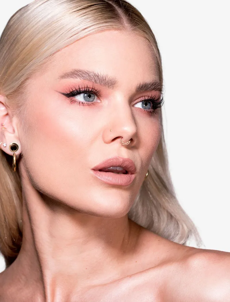 Bild 11 för Majestick Lipstick, Light Beige