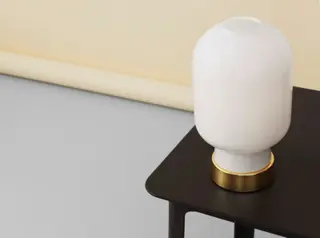 Produktfoto för Normann Copenhagen - Amp Bordslampa Vit/Mässing Normann Copenhagen