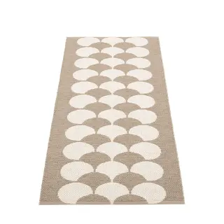 Produktfoto för Pappelina Poppy plastmatta 70 x 150 cm, potato