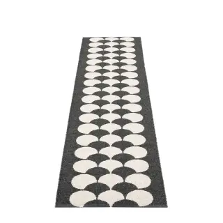 Produktfoto för Pappelina Poppy plastmatta 70 x 250 cm, black