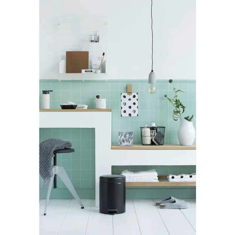 Bild 3 för Pedalspand Brabantia Newlcon 5 ltr. stål mat sort