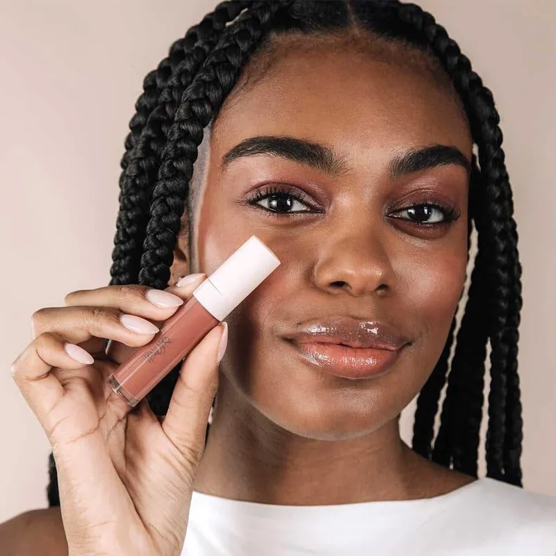 Bild 2 för PÜR Glossy Lip Tint Plumping Tinted Lip Oil Hibiscus Spritz