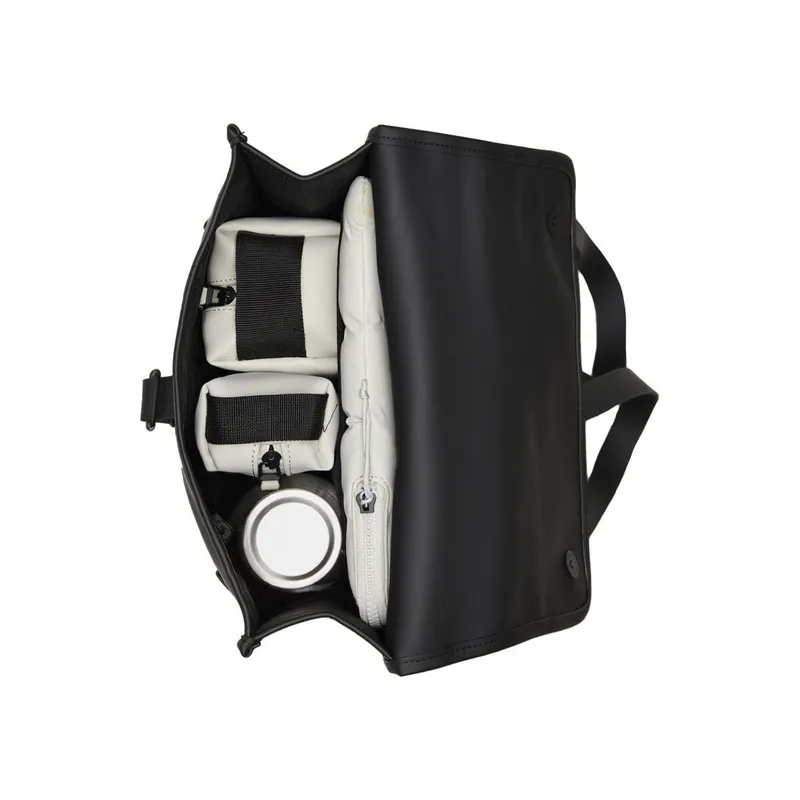 Bild 4 för Rains - Backpack Mini W3 - Ryggsäck - Black - 40 x 29 x 10 cm