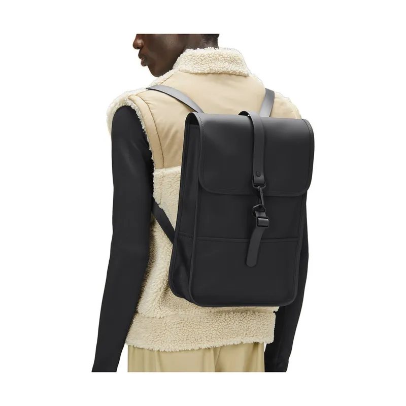 Bild 5 för Rains - Backpack Mini W3 - Ryggsäck - Black - 40 x 29 x 10 cm