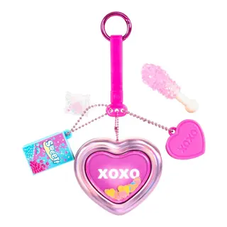 Produktfoto för Real Littles Tiny Tins, Real Metal Tin With 4 Charms, Includes Real Working Stationery  - Clip on Playset - asst. (30496)