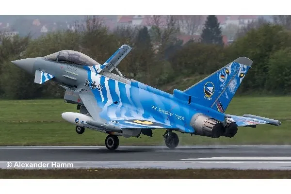 Alternativ bild 0 för Revell Model plastikowy Eurofighter Typhoon Bavaria 1/72