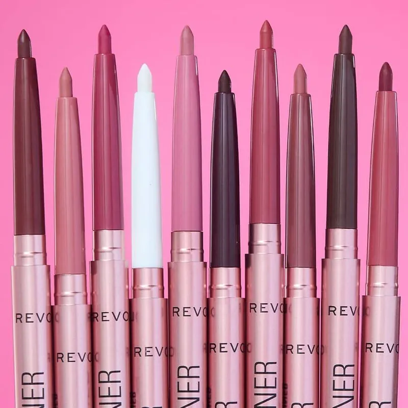 Bild 3 för Revolution Beauty London Revolution Pout Bomb Plumping Lip Liner Fake the Filler Clear 0,2 g