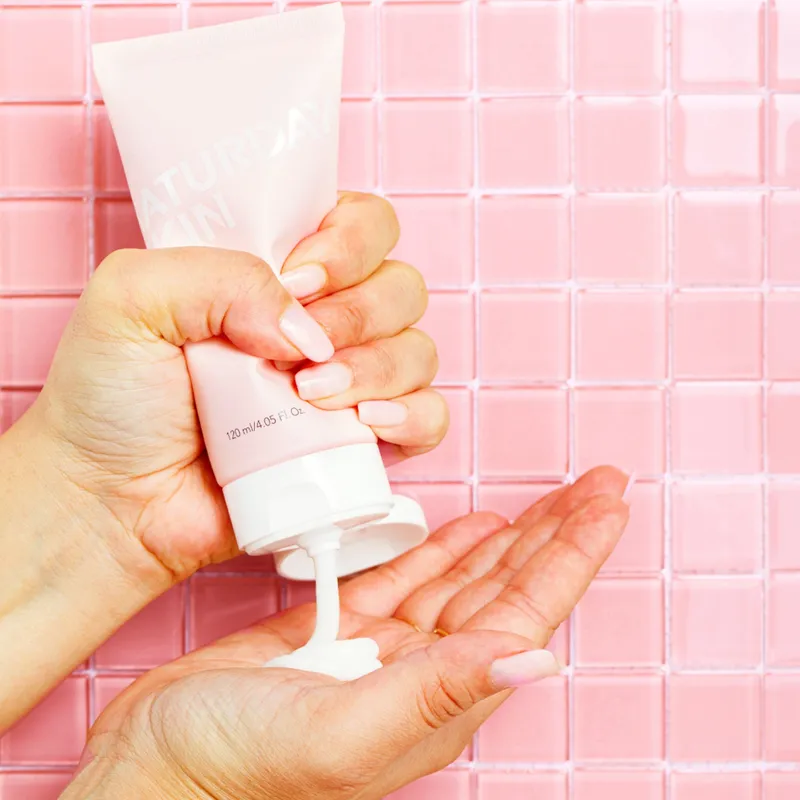 Bild 2 för Rise + Shine Gentle Cleanser