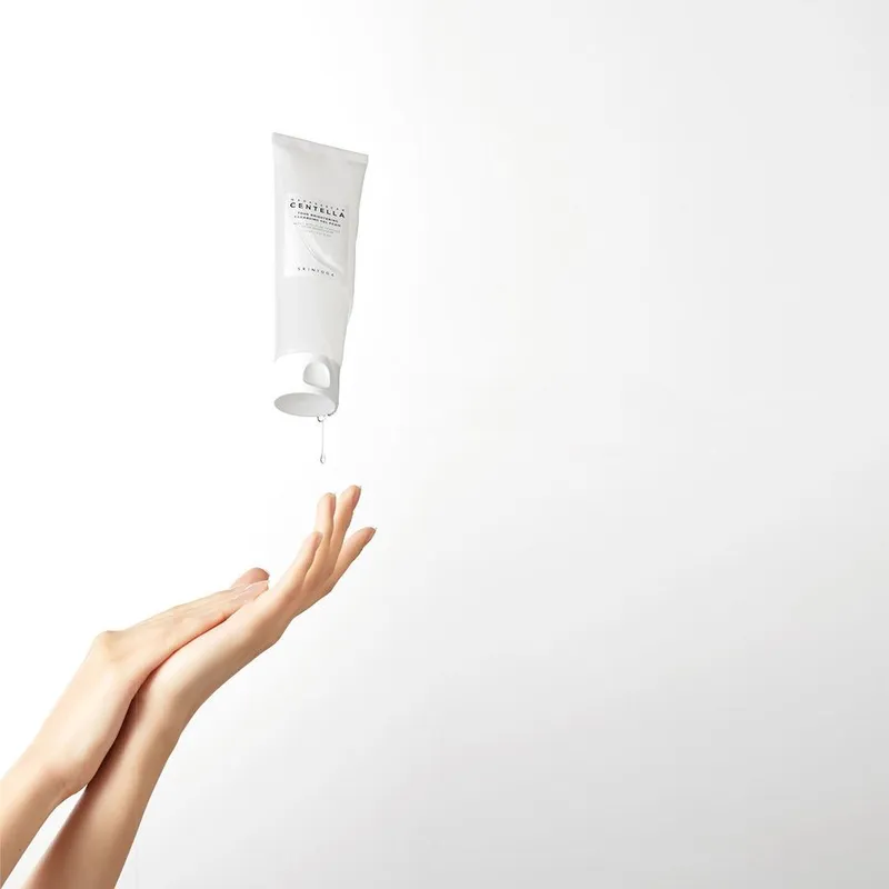 Bild 4 för SKIN1004 Madagascar Centella Tone Brightening Cleansing Gel Foam