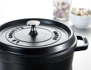 Produktfoto för Staub Rund Gryta 28 cm 6,7 liter Svart