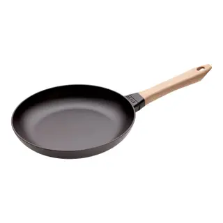 Produktfoto för Staub Stekpanna med ljust trähandtag 26 cm