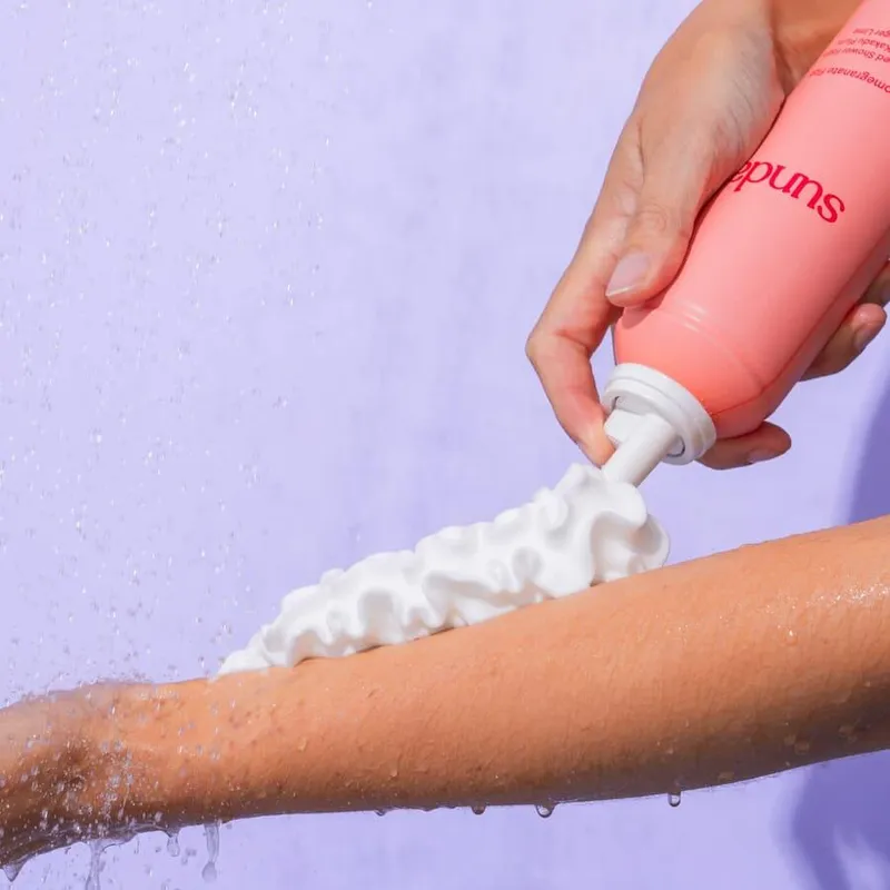 Bild 2 för Sundae Pomegranate Fizz Foaming Body Wash 265 ml