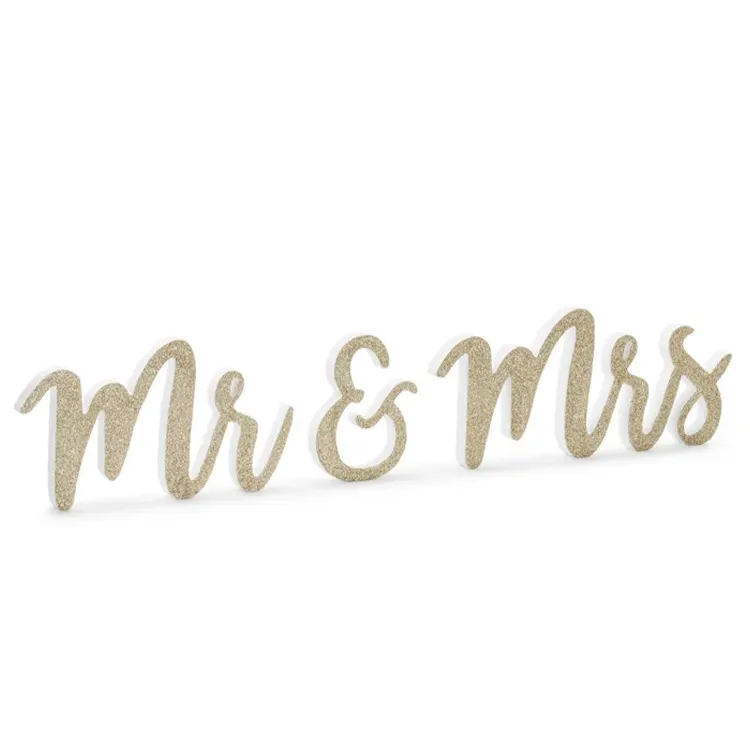 Alternativ bild 0 för Träbokstäver "mr & mrs" 50x10cm