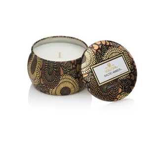 Produktfoto för Voluspa Baltic Amber Japonica Decorative Tin Candle 25h