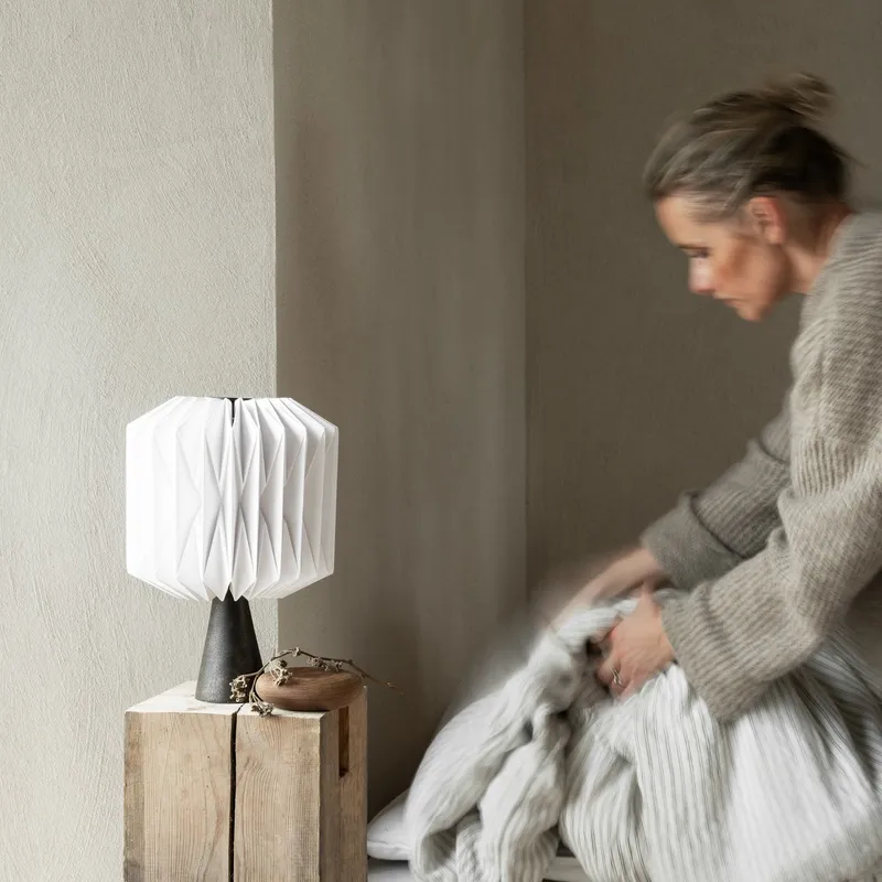 Bild 1 för Watt & Veke Fia table bordslampa Ø22 cm Vit-Svart