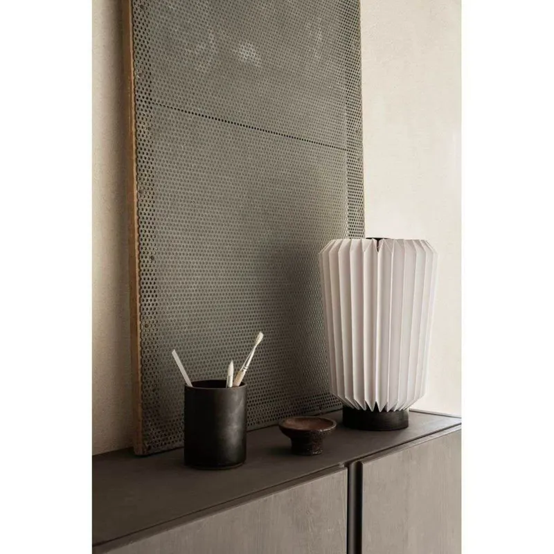 Bild 4 för Watt & Veke Filippa tabe bordslampa Ø20 cm Vit-Svart