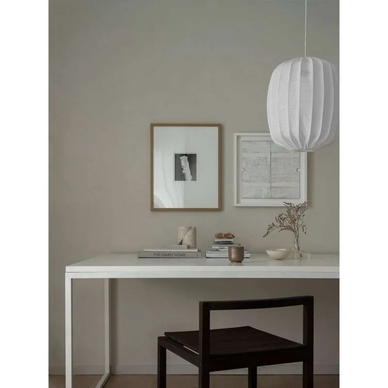 Bild 2 för Watt & Veke Prisma taklampa i linne 35 cm, vit