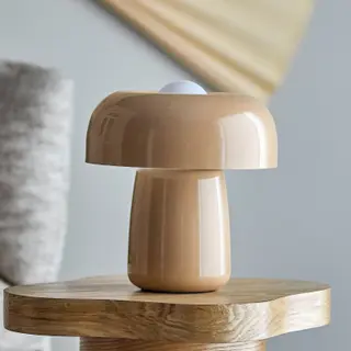 Produktfoto för Ylva bordslampa, beige, höjd 28 cm, järn – Bloomingville - Vardagsrum - Skandinavisk - Metall - Med en ljuskälla