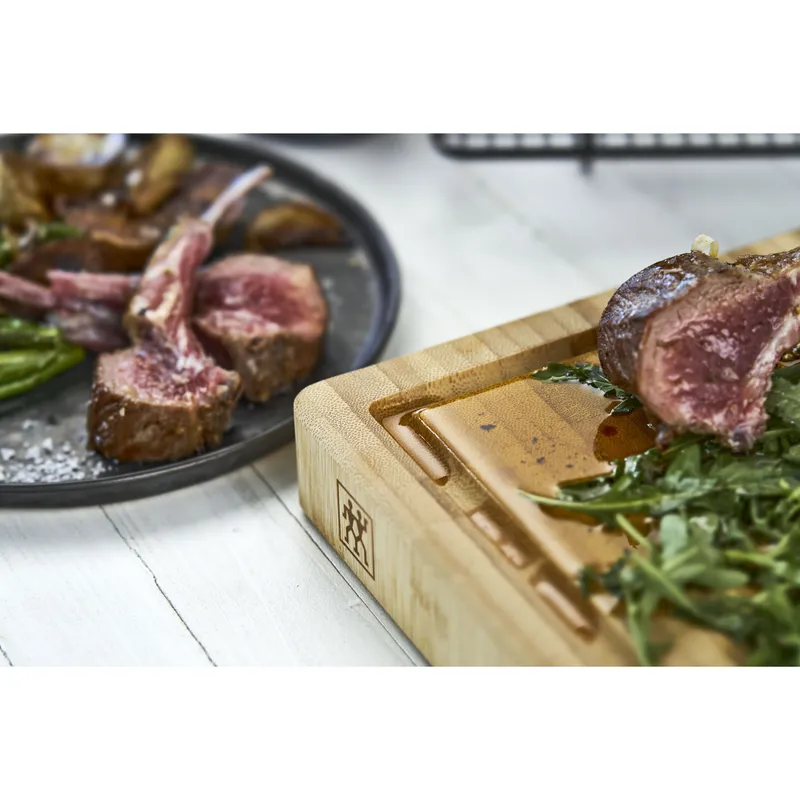 Bild 2 för Zwilling Cutting Board Bamboo (42cm x 31cm)