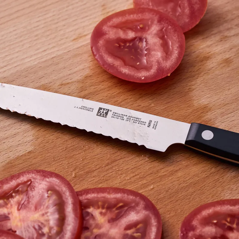 Bild 5 för Zwilling - Gourmet Grönsakskniv 13 cm Tandad